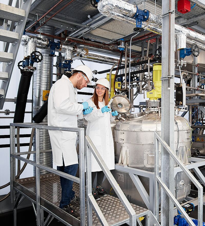 Plastics recycling - process monitoring in the large-scale pilot plant in Freising (Germany)